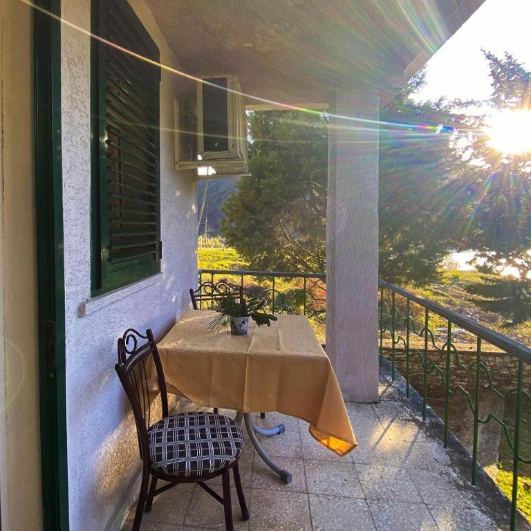 Agroturizem Hotel Vila Franceze Koman Exterior photo