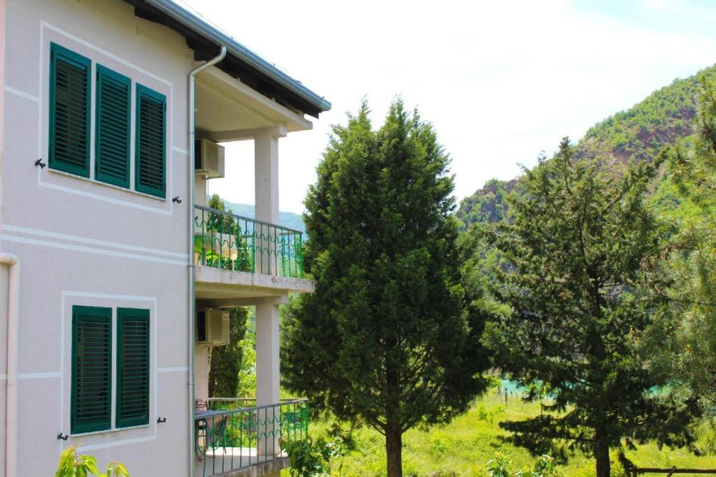 Agroturizem Hotel Vila Franceze Koman Exterior photo