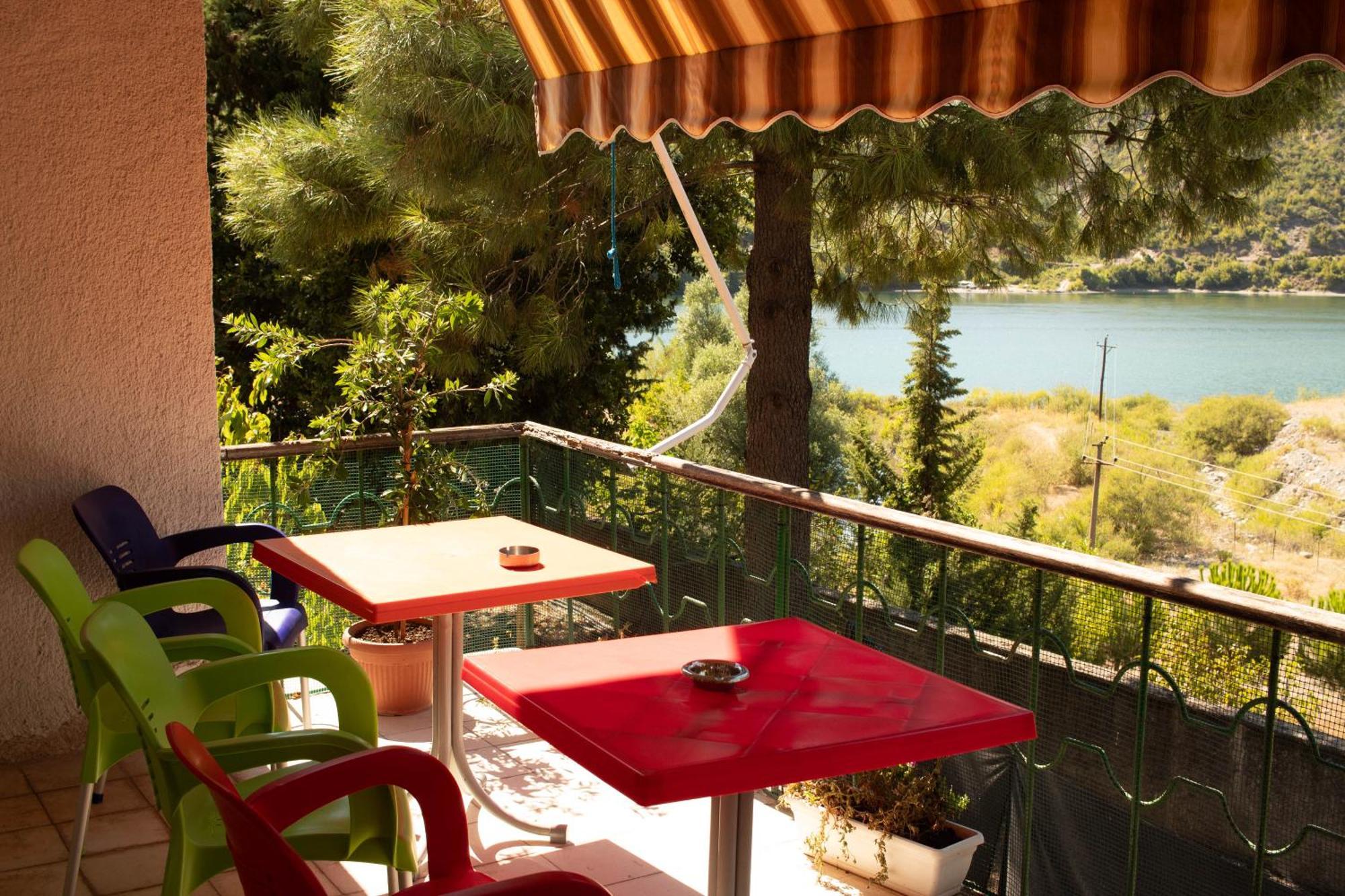 Agroturizem Hotel Vila Franceze Koman Exterior photo
